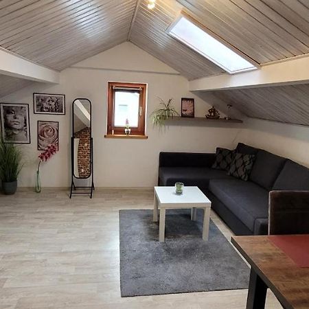 Kleine Gemuetliche Mansardenwohnung Im Suedosten Muenchens Assling Zewnętrze zdjęcie