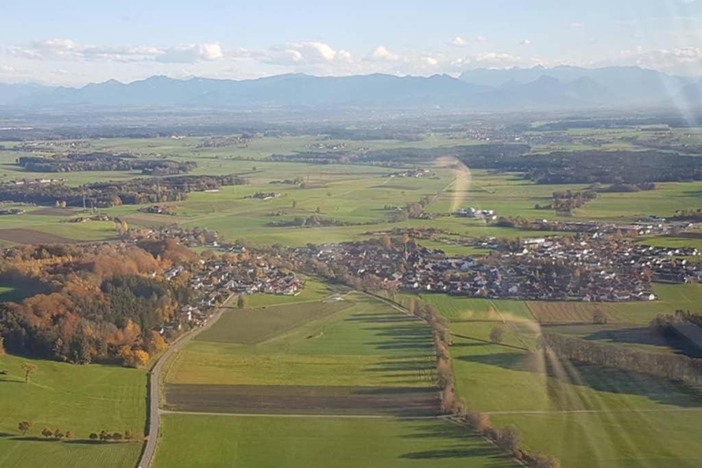 Kleine Gemuetliche Mansardenwohnung Im Suedosten Muenchens Assling Zewnętrze zdjęcie