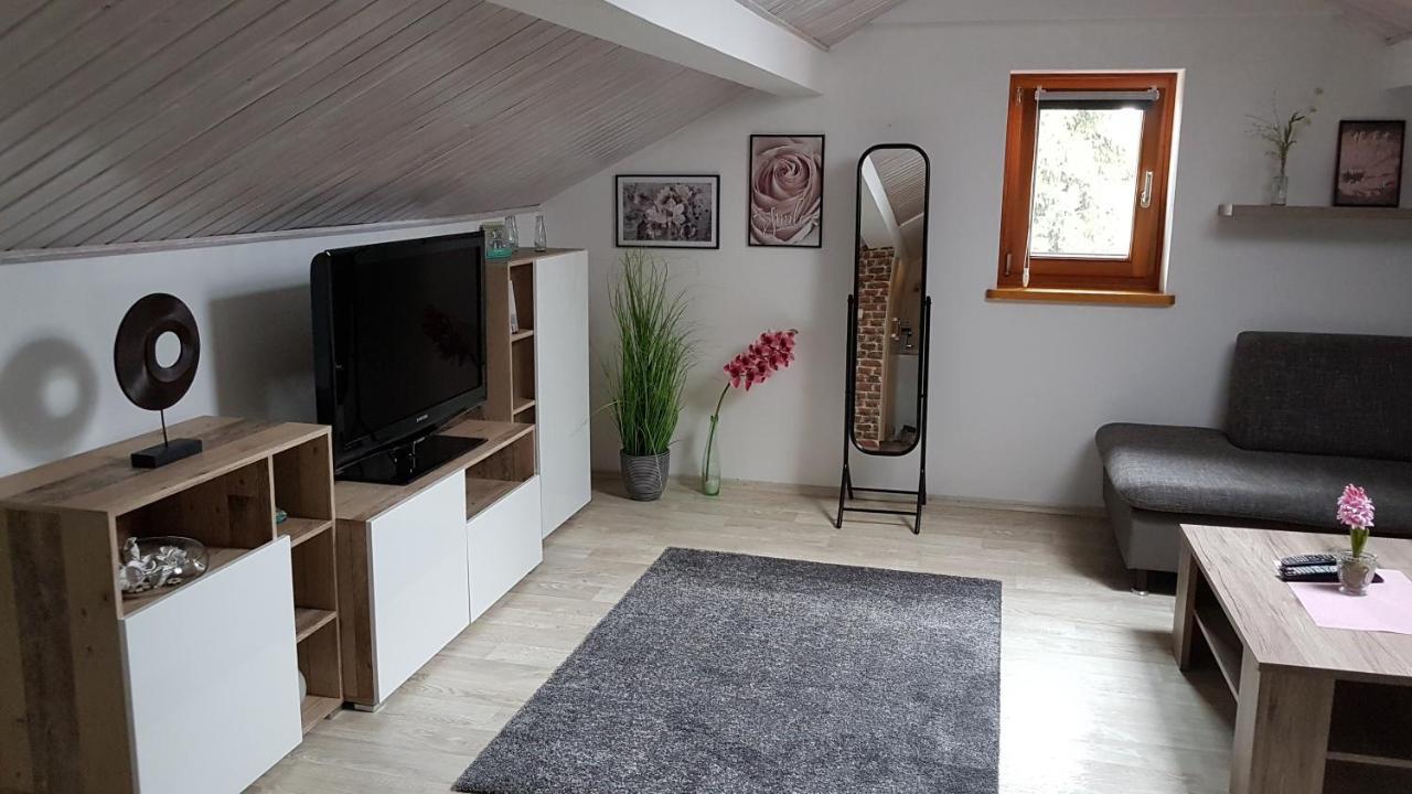 Kleine Gemuetliche Mansardenwohnung Im Suedosten Muenchens Assling Zewnętrze zdjęcie