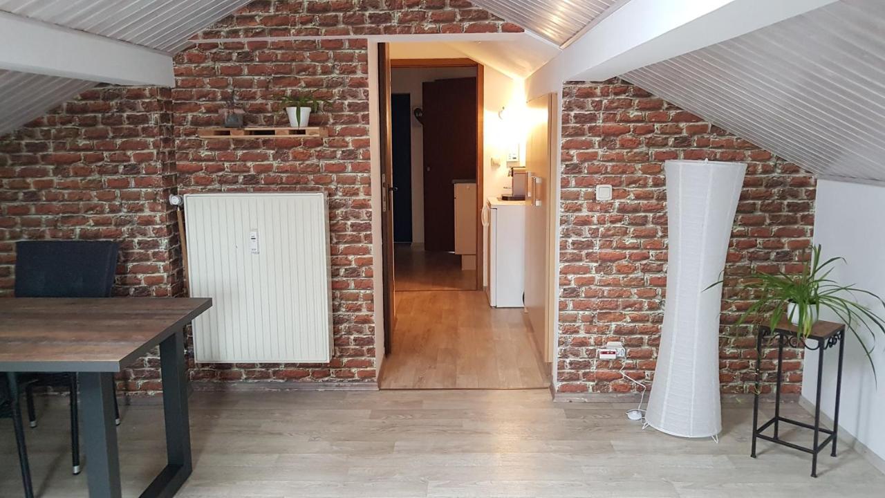 Kleine Gemuetliche Mansardenwohnung Im Suedosten Muenchens Assling Zewnętrze zdjęcie