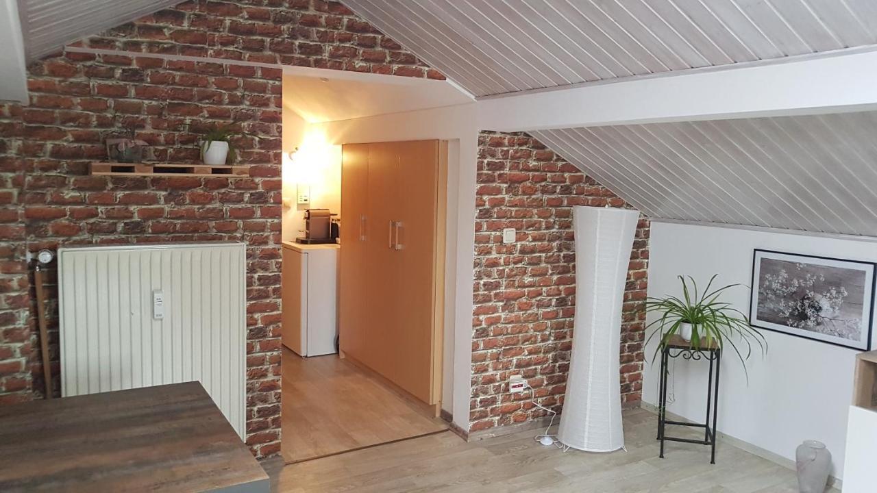 Kleine Gemuetliche Mansardenwohnung Im Suedosten Muenchens Assling Zewnętrze zdjęcie