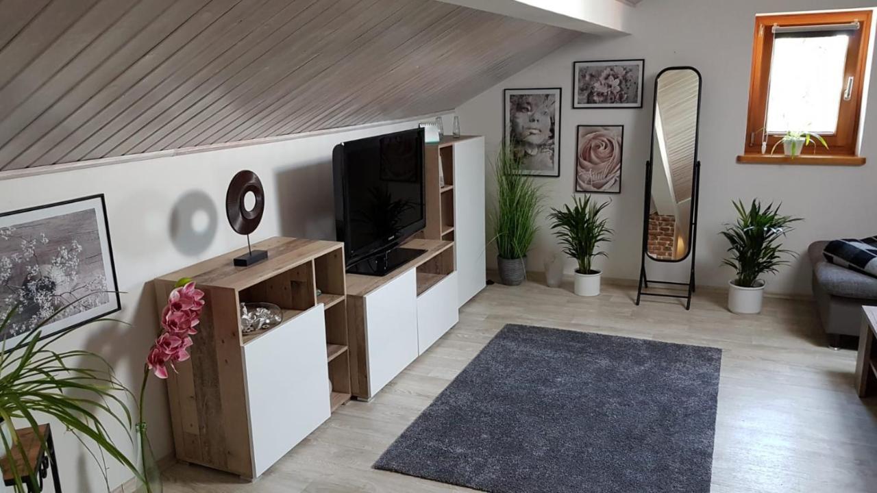 Kleine Gemuetliche Mansardenwohnung Im Suedosten Muenchens Assling Zewnętrze zdjęcie