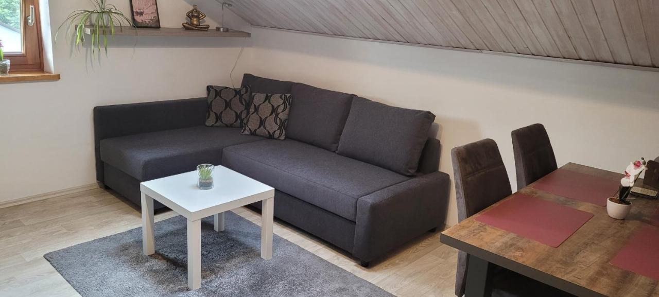 Kleine Gemuetliche Mansardenwohnung Im Suedosten Muenchens Assling Zewnętrze zdjęcie