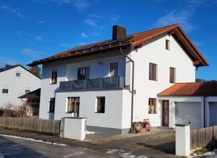 Kleine Gemuetliche Mansardenwohnung Im Suedosten Muenchens Assling Zewnętrze zdjęcie